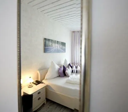 Hotel-restaurant Brathahnchenfarm ホテル