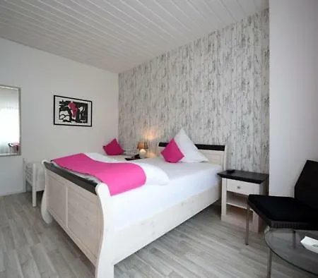 Hotel-restaurant Brathahnchenfarm ホテル