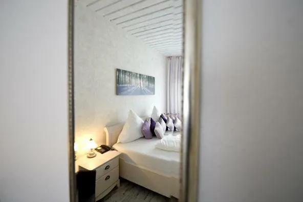 Hotel-restaurant Brathahnchenfarm Szálloda