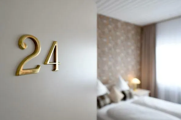 Hotel-restaurant Brathahnchenfarm * Steinau an der Straße