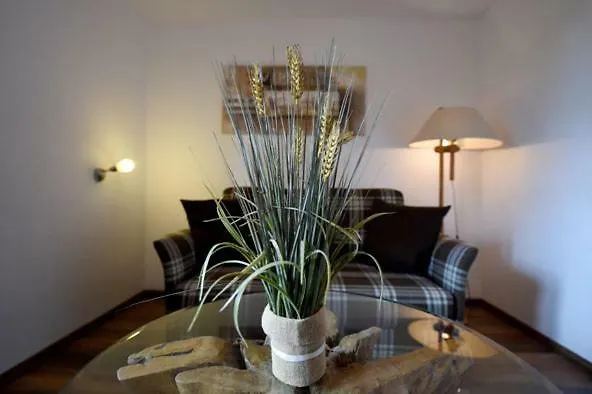 Hotel-restaurant Brathahnchenfarm Szálloda *